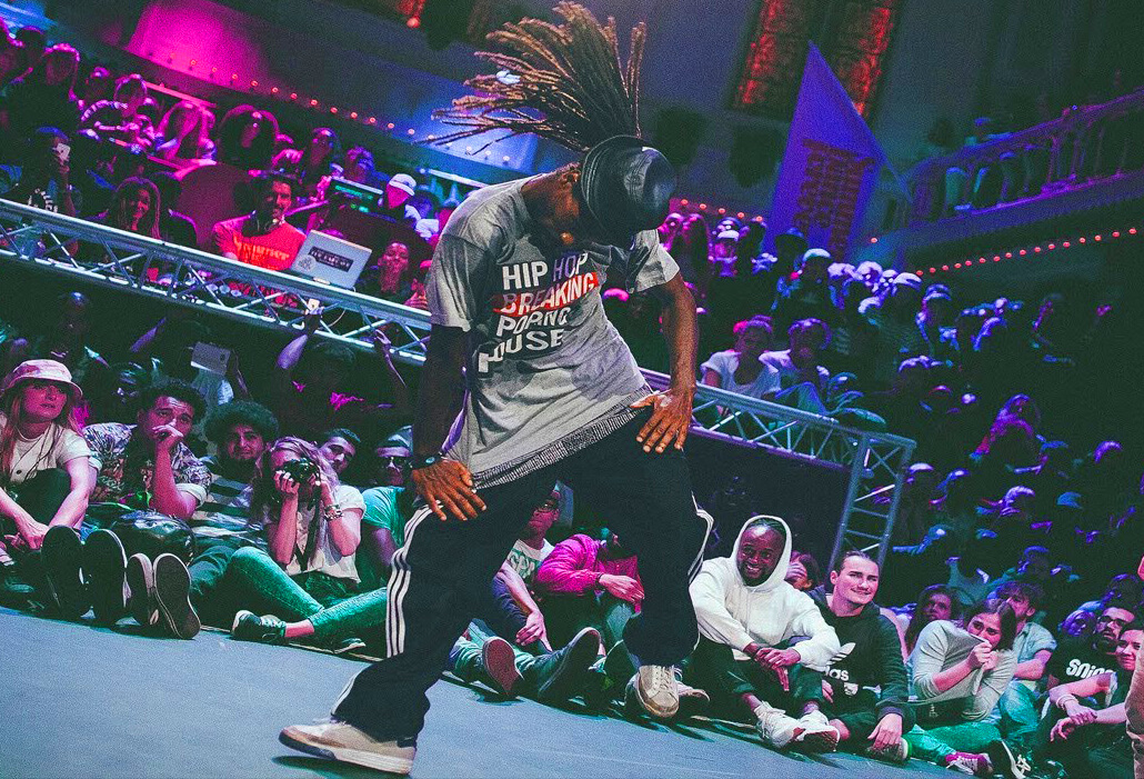 freestyle street dance performance